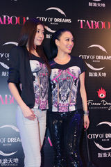 组图：钟丽缇熊黛林两代天王嫂合体