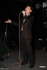 组图：叶振棠入乐坛40年将开唱 吴若希文恩澄助阵