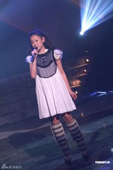 组图：《劲歌金曲》录影 黄耀明张继聪王菀之献唱