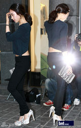 组图：少时秀英与金来沅等出席名品开业礼