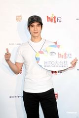 高清组图：王力宏秀厨艺煎双蛋 期望发片拍片双丰收