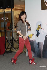 组图：林忆莲否认收入过亿 即将展开亚洲巡唱