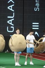 高清组图：miss A等韩团参加活动玩游戏