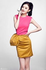 组图：赵丽颖新年大片明艳照人温暖冬日