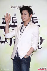 组图：陈意涵封台版金泰熙暗爽 赵正锡电眼迷人