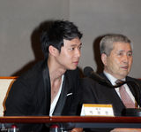 高清组图：JYJ朴有天参加2011首尔电视剧盛典记者会