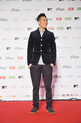 高清组图：MTV超级盛典红地毯 众星美丽“冻”人