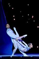高清组图：双拥晚会 杂技《星空之恋》