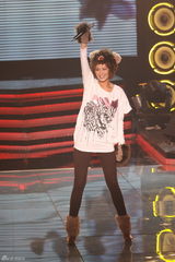 幻灯：《天声王牌》踢馆赛 苑琼丹不敌Miumiu遭淘汰