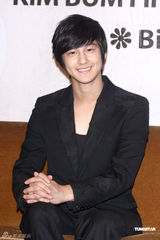 幻灯组图：韩版F4成员金范赴台湾举行粉丝见面会