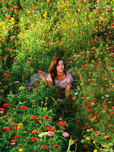 组图：水果姐唯美大片娇美性感 花丛中薄纱遮体