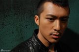高清组图：小柯弟子里翌楷写真 设计师也爱唱歌