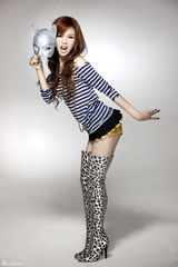 幻灯图：叶熙祺新歌造型照曝光 散发妖娆气质