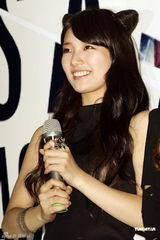 组图：miss A台北签名会人气旺 粉丝凌晨排队抢头香