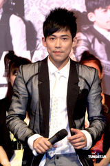 幻灯：苏醒推出新专辑 师兄王力宏录VCR祝福