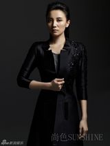 组图：小宋佳蜘蛛女造型登封面演绎暗夜奢华