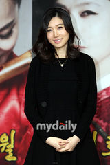 组图：金智恩等出席MBC《美人图》聊天秀发布会