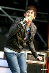 组图：品冠亮相东方风云榜音乐营 郭书瑶黄玲献唱 