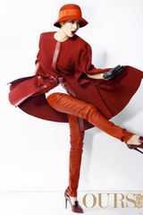 组图：黄曼演绎秋冬风尚 百变造型卓雅姿态