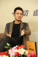 组图：钟汉良贾青做客新浪畅聊新《天龙八部》