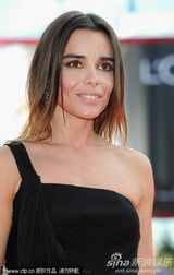 组图：《少数幸运儿》首映 主创亮相“黑”压压一片