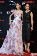 组图：绯闻男女杨幂俞灏明同场 李小璐大露美胸