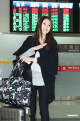 组图：佐藤麻衣现身清丽依旧 谈地震如世界末日