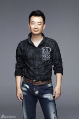 组图：黄海波再登杂志封面 潮人装扮尽显幽默搞笑