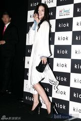 组图：朴寒星洪秀雅徐仁英等众星时尚亮相服装秀