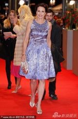 组图：《简-曼斯菲尔德的车》首映 主创齐亮相