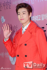 组图：张根硕李玹雨等为《优雅的谎言》站台