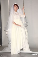 组图：杨丞琳古典婚纱写真 自曝曾当落跑新娘