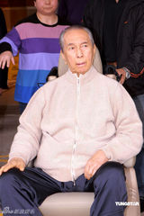 赌王何鸿燊时隔7个月出院 坐轮椅精神良好(图)