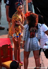 幻灯：碧昂斯与艾丽西亚合作新曲 拍MV比拼性感