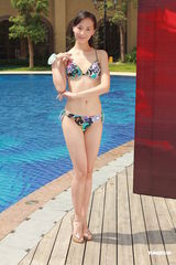 组图：中华小姐泳装照拍摄 选手血糖过低险晕倒