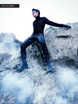 高清图：陈坤写真孤身穿越荒漠 侠气十足目光坚毅 