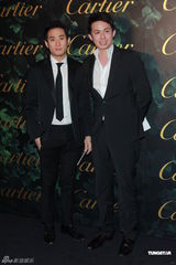 组图：林青霞典雅亮相活动 徐子淇白裙显高贵