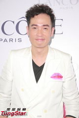 组图：诸葛紫岐叹老公大男人 陈豪赠妻鲜花