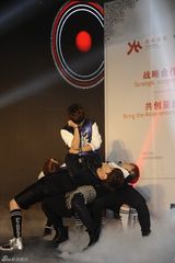 组图：乐华与PLEDIS达成合作 韩庚孙丹菲助阵