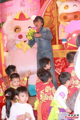 组图：林子祥望孙女快点唱歌 指儿子感情专一