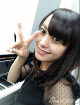 组图：日本不伦女主播解放火辣胴体湿身戏水