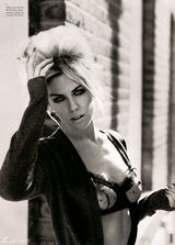 高清组图：英国名模艾比-克兰茜黑白写真烟熏妆