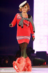 组图：东京时尚秀众星云集 徐若瑄可爱泽尻性感