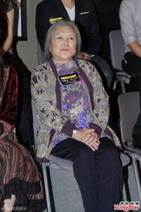 组图：任达华生日许愿 陈慧琳叹彻夜开工恐怖