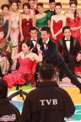 组图：无线45周年台庆群星荟萃 黎耀祥获奖陈豪反串