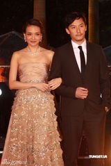 幻灯：香港金像奖红毯 舒淇张震不惧绯闻携手出席