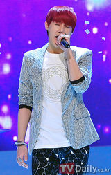 组图：韩国《MCD》李升基战胜梁耀燮获三连冠