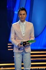 组图：第17届上海电视节开幕 赵忠祥撒贝宁大秀口才