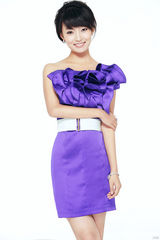 组图：女星林园最新写真 鬼马精灵展淑女风范