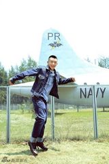 组图：郑恺时尚写真曝光 西装搭配马靴潮范十足